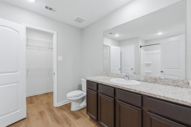 Building Photo - 1326 Amy Dr