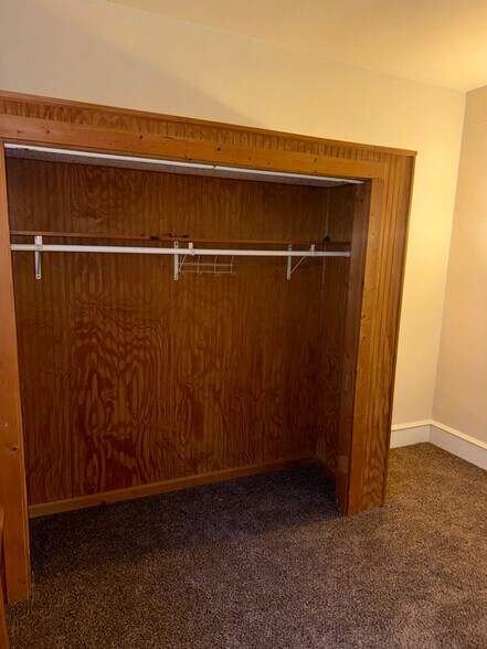 Building Photo - 614 Exeter Ave