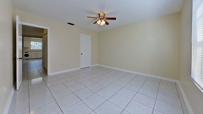 Building Photo - Spacious 3Bed/2Bath Condo in Colonial Point!