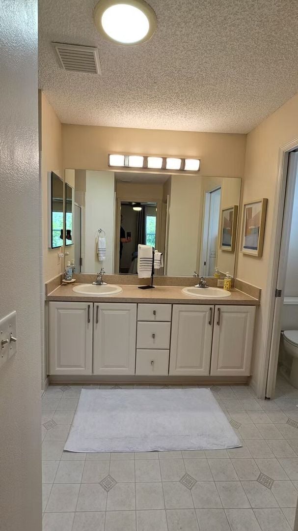 Building Photo - M971 Kingmont (VNSW-18/10)