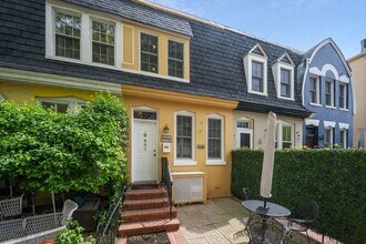 Building Photo - Charming 2 Bedroom in Foggy Bottom