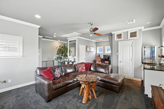 Building Photo - 1500 Pecos St