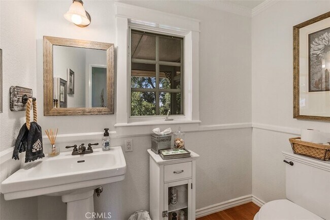 Building Photo - 35455 El Niguel Rd