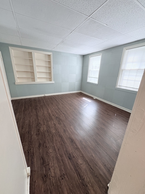Building Photo - 5937 Holmes St