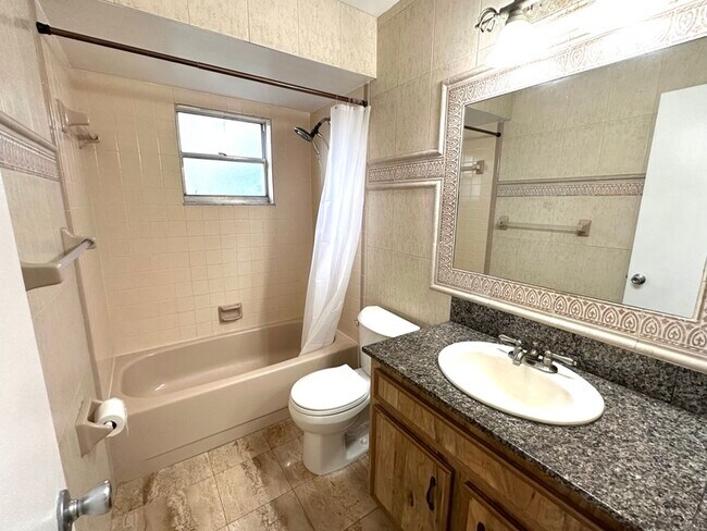 Building Photo - 8278 Bucksaw Dr