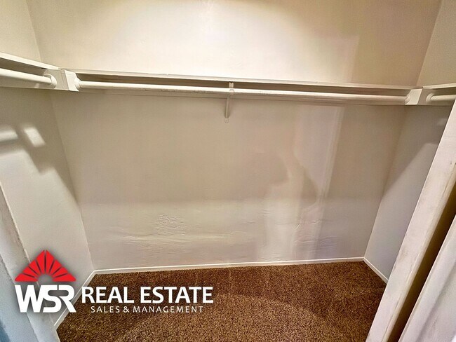 Building Photo - Home for rent in Canyon Crest!