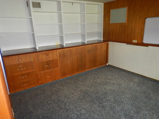 Building Photo - 2214 Anna Ave