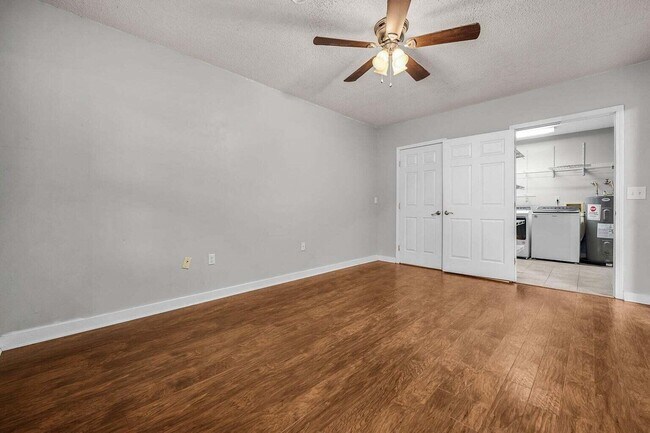 Building Photo - 202 Brittany Ln