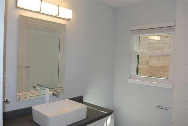 Building Photo - 7911 Greenbush St