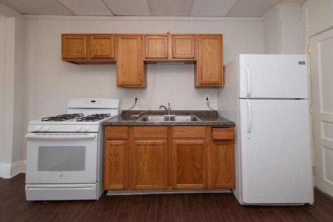 Building Photo - Cute 3Bed 1 Bath on Cul De Sac in College ...