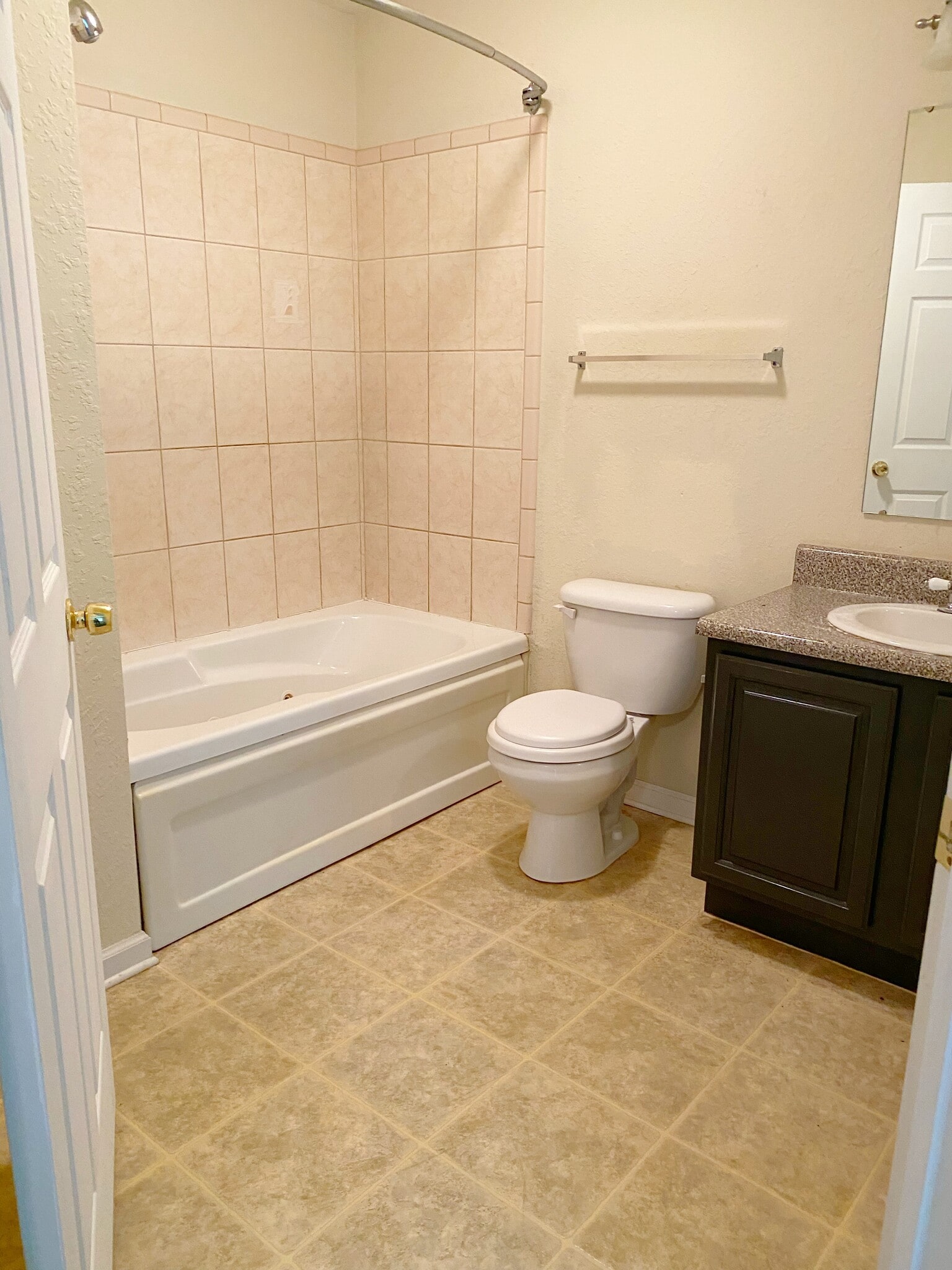 Building Photo - 1308 McCaskill Ave