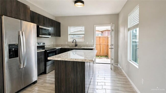 Building Photo - 10 Sandpiper Ave