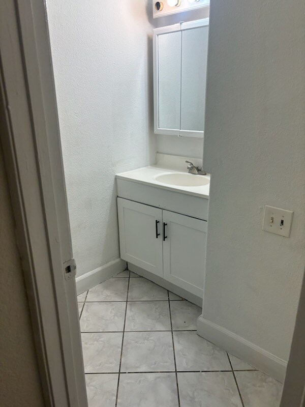 Building Photo - 1395 McQuesten Dr