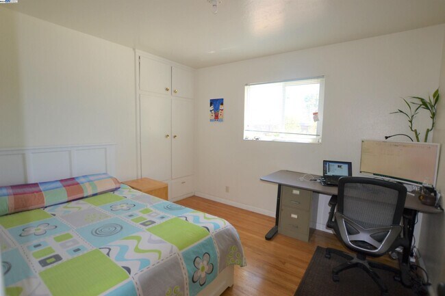 Building Photo - 4652 Wheeler Dr