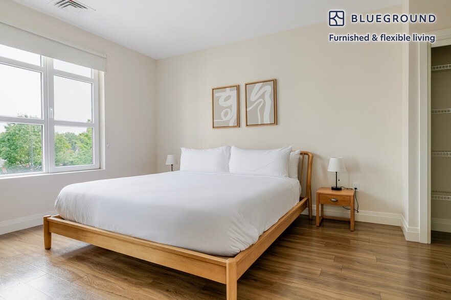 Building Photo - 28 Austin St