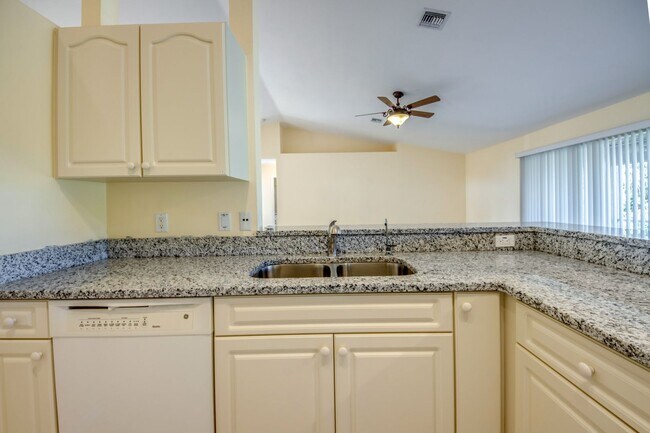 Building Photo - COMING SOON! 3 bedroom 2 bathroom single f...