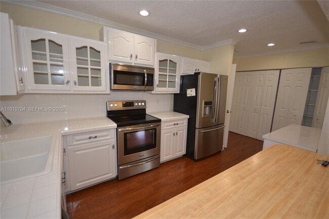 Building Photo - 2119 Nova Village Dr