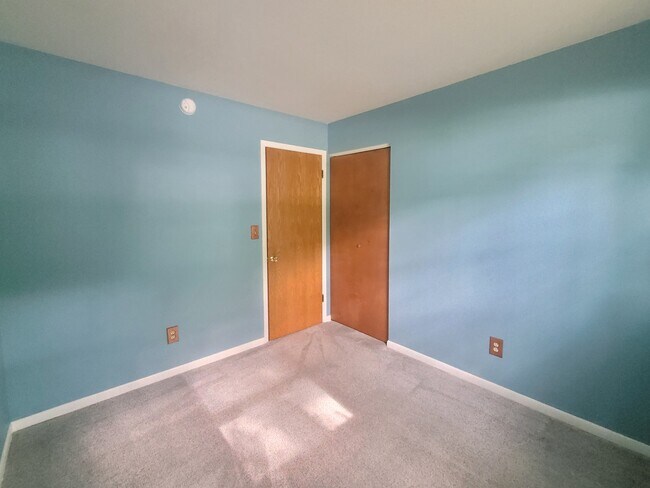 Building Photo - 5109 Primrose Ave SE
