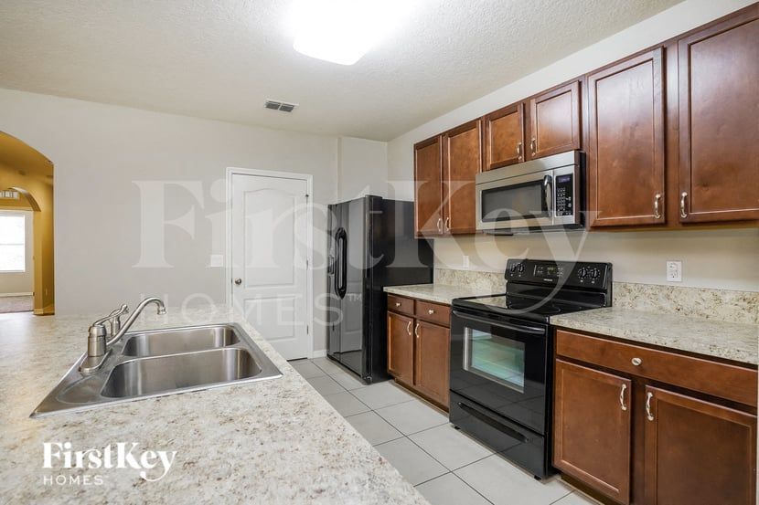 Building Photo - 16736 Citrus Pkwy