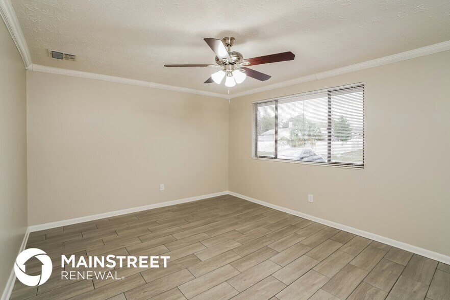 Building Photo - 960 Dostie Cir