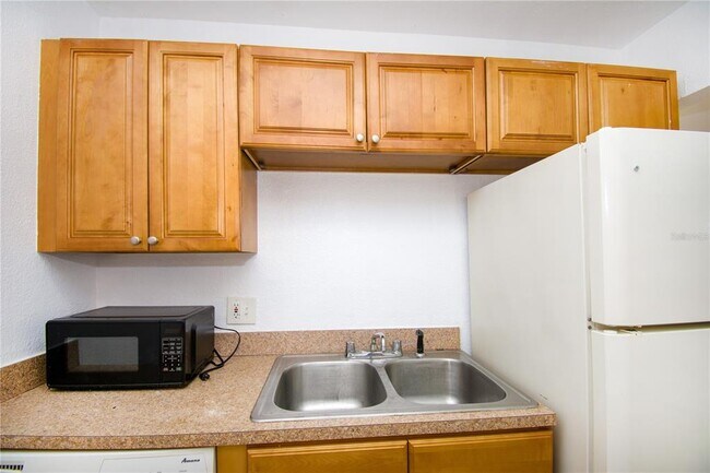 Building Photo - 13830 Orange Sunset Dr