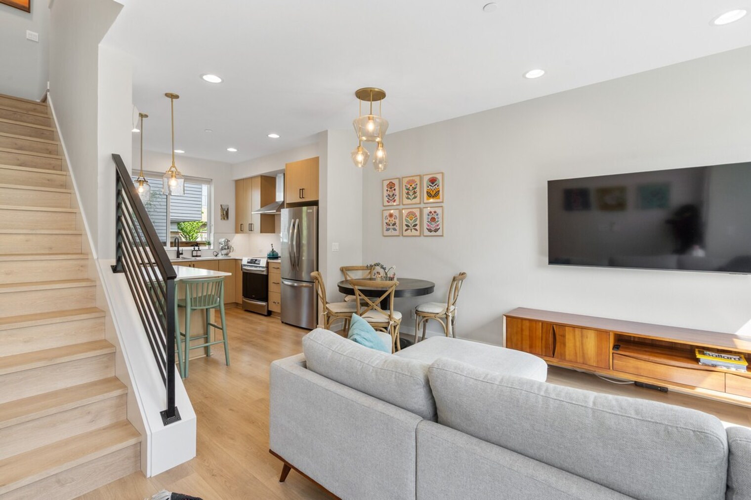 Building Photo - 6405B 22nd Ave NW