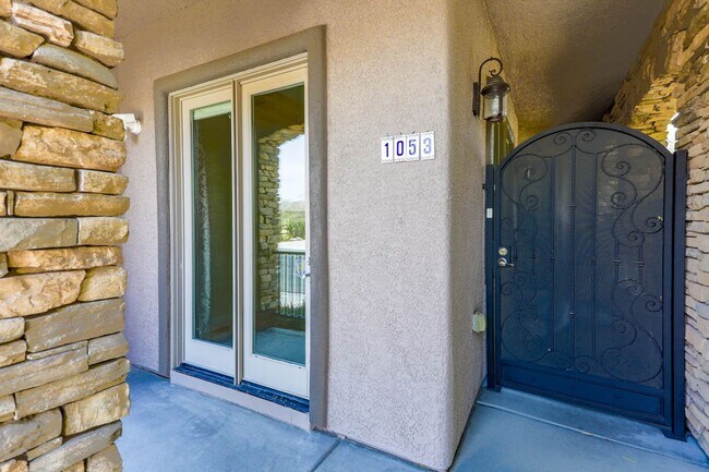 Building Photo - Summerlin Vistas Pool Home w/ Bed and Bath...