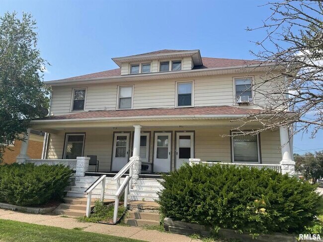 Building Photo - 711 16th St