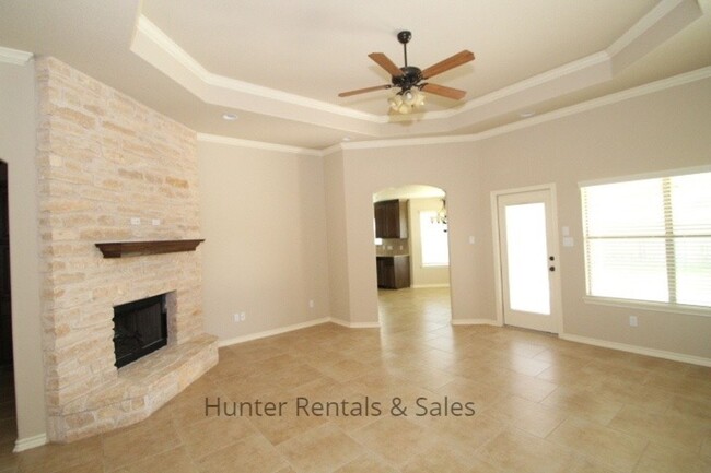 Building Photo - Amazing Four-Bedroom!
