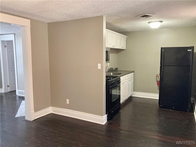 Building Photo - 294 S Elmwood Ave