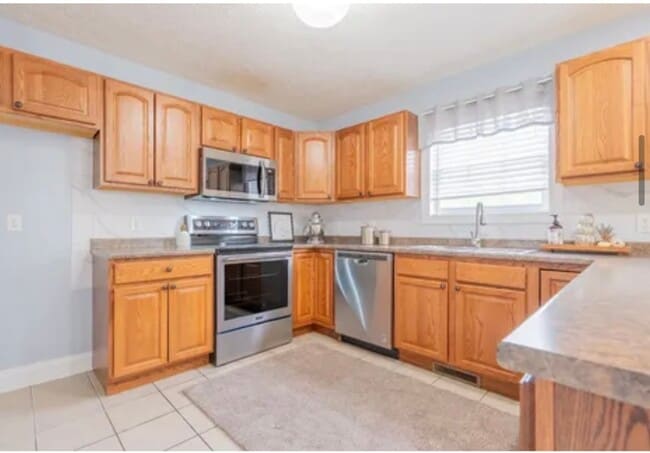 Building Photo - 590 Tall Oak Blvd NW