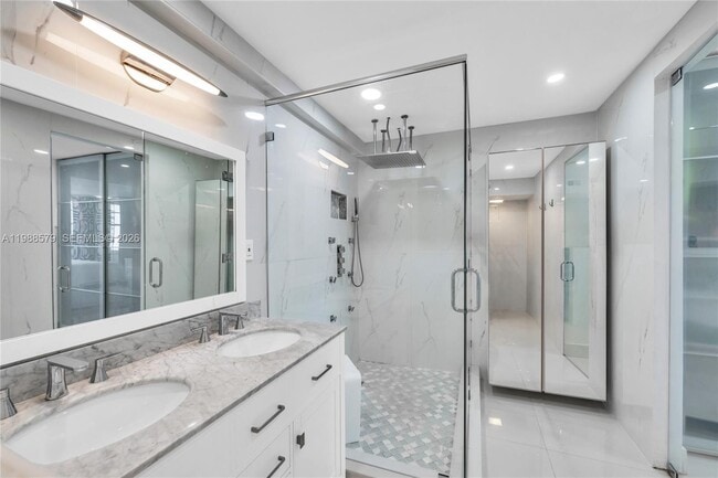 Building Photo - 2801 NE 183rd St