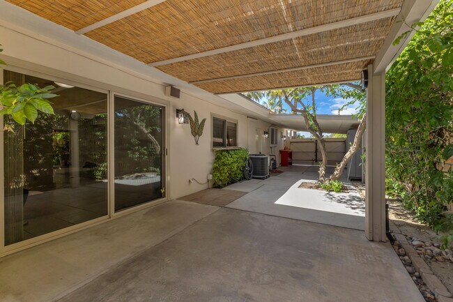 Building Photo - 74558 Monteverde Way