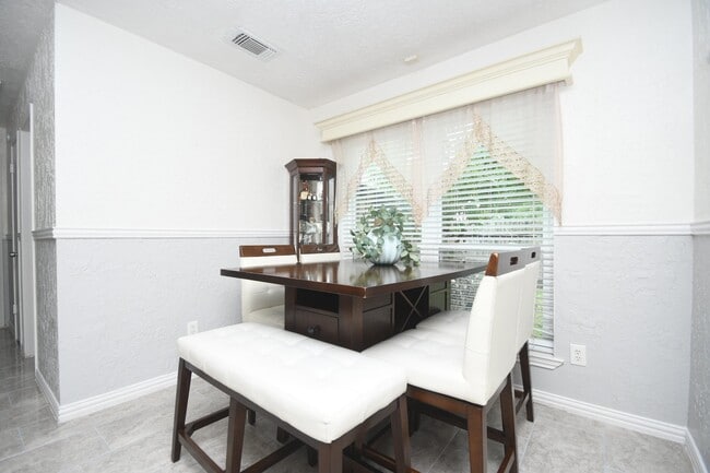 Building Photo - 7514 Split Oak Ct