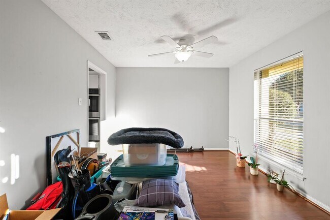 Building Photo - 2815 Edgewood Dr