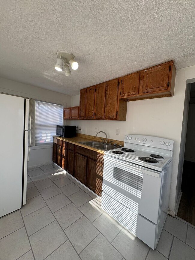 Building Photo - 134 Central Ave