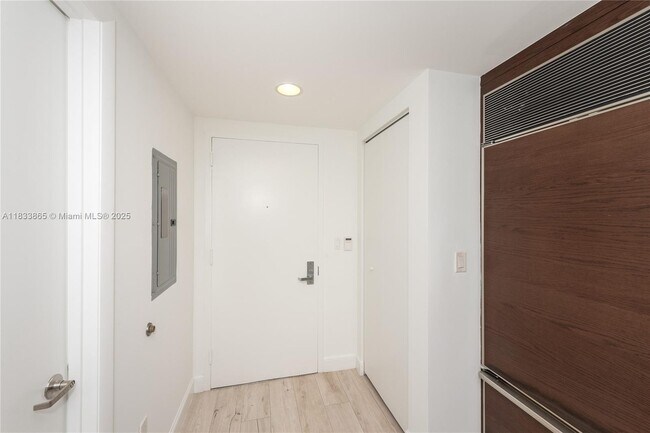 Building Photo - 465 Brickell Ave