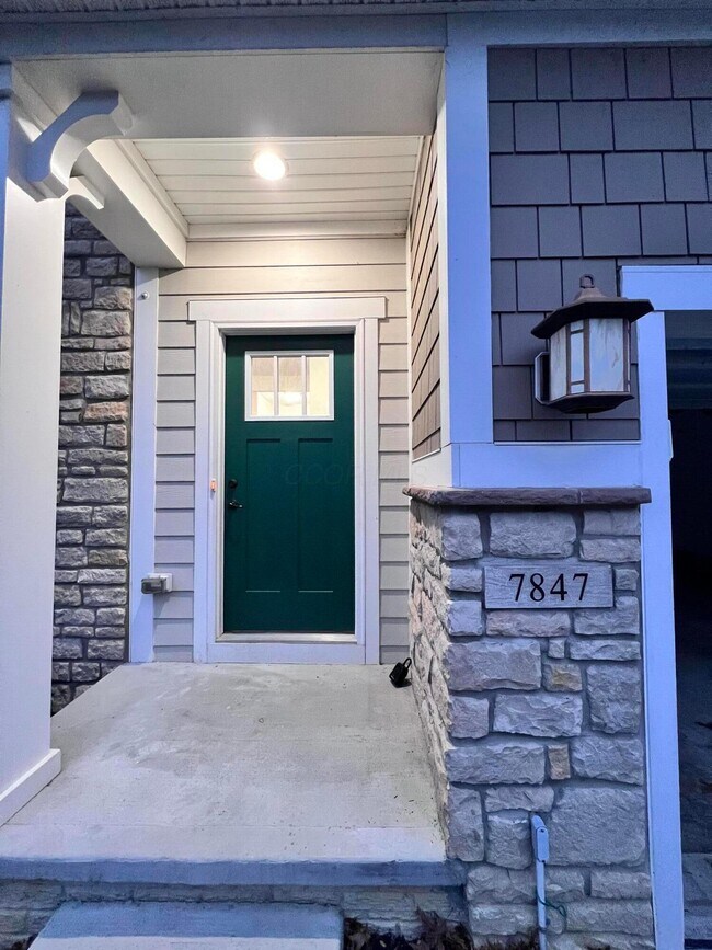 Building Photo - 7847 Aideen Ct