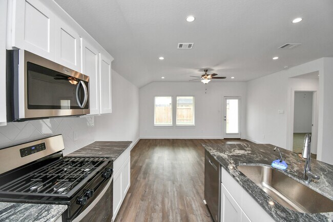 Building Photo - 1110 Fringed Bluestar Dr