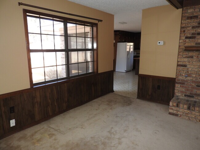 Building Photo - 2014 Beechwood Blvd