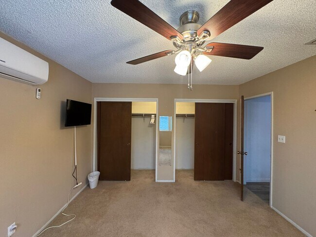 Building Photo - 3Br 3Ba House with Pool Across- RIVERFRONT with Balcony Observation Deck