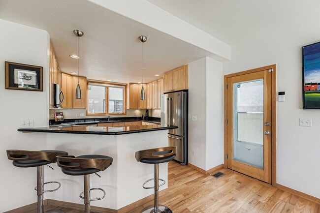 Building Photo - 932 Poplar Pl