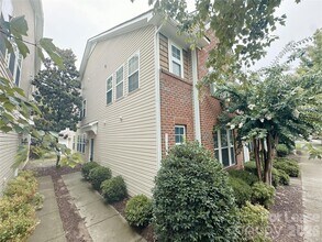 Building Photo - 11228 Cedar Walk Lane
