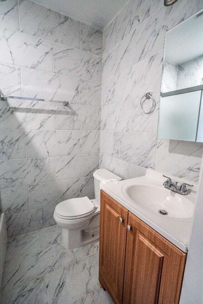 Building Photo - 43-45 Case Ave