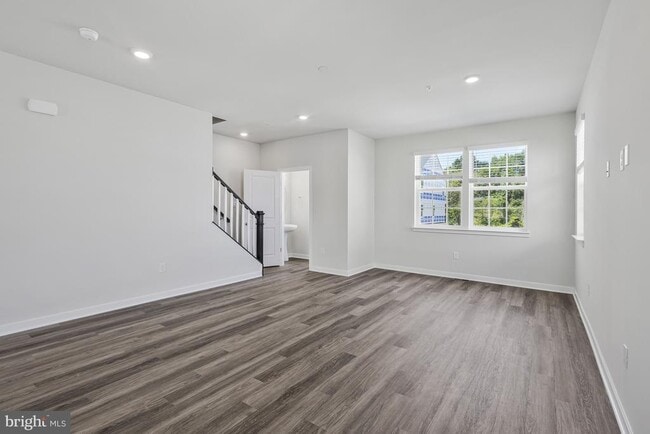 Building Photo - 16640 Green Glade Dr