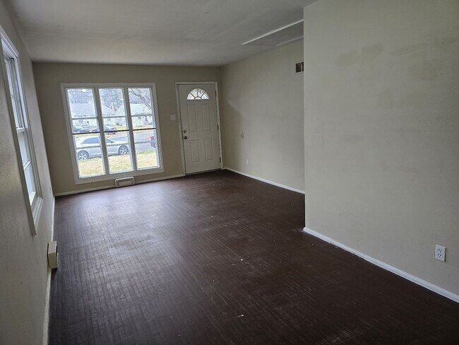 Building Photo - Charming 3-Bedroom Home Coming Soon in Sai...