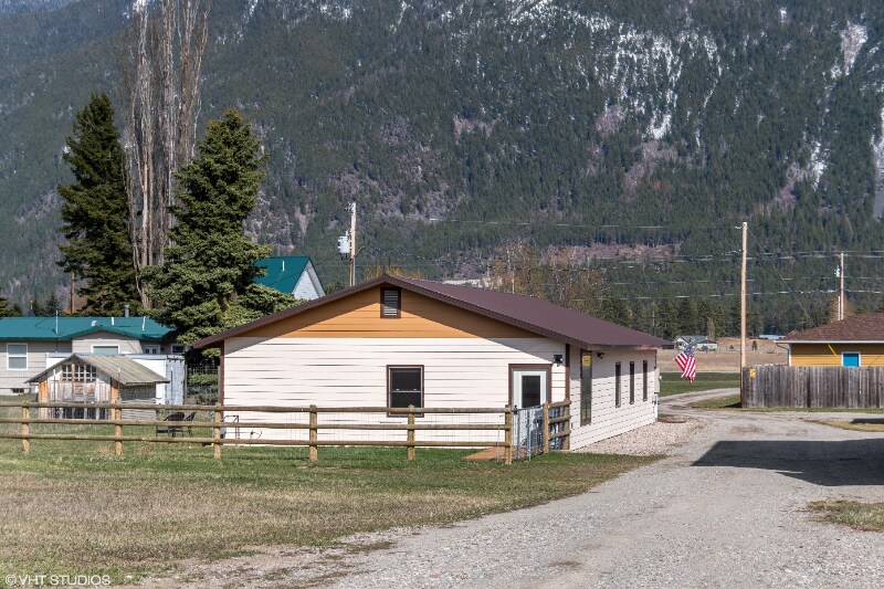 Building Photo - 3129 Montana Hwy 206