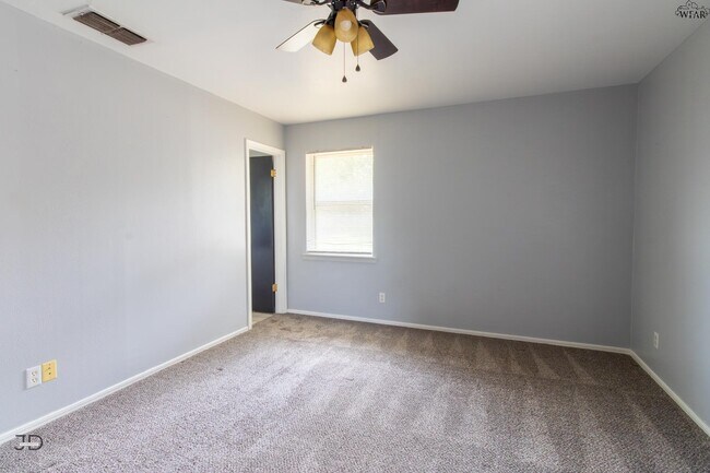 Building Photo - 9 Lackland Cir
