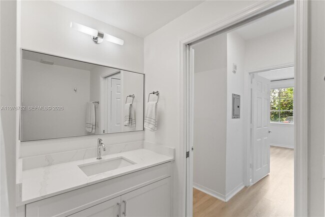 Building Photo - 6851 SW 44th St