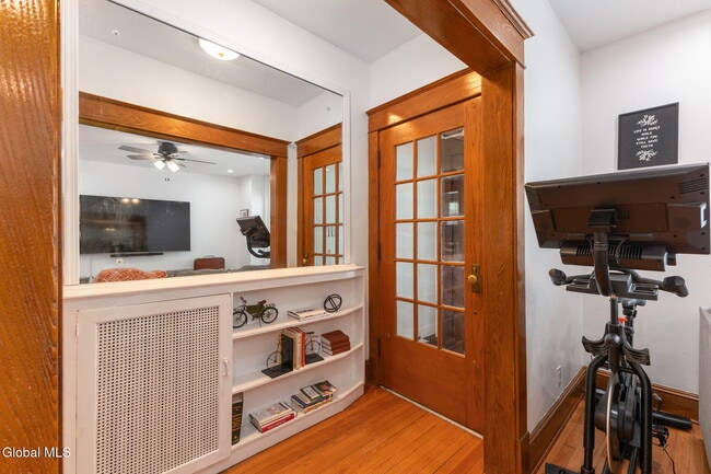 Building Photo - 106 N Pine Ave